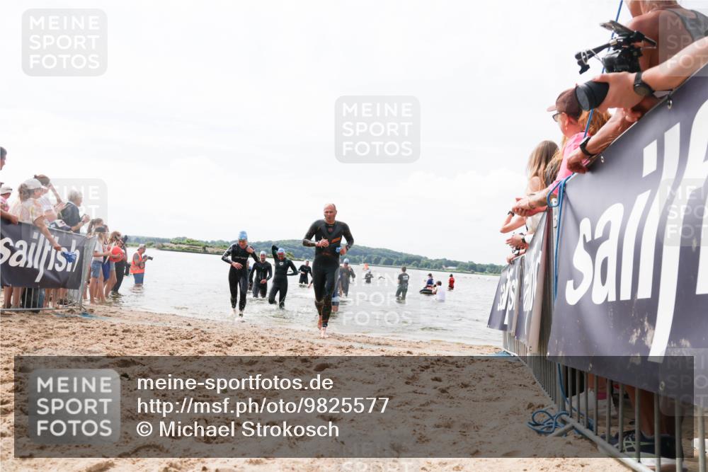 21.06.2026 - Viking Triathlon Michael Strokosch http://msf.ph/oto/9825577 21.06.2026 10:34:53 Schwimmen 26, 51, 82, 118, 161, 199, 255, 386, 440, 536 meine-sportfotos.de