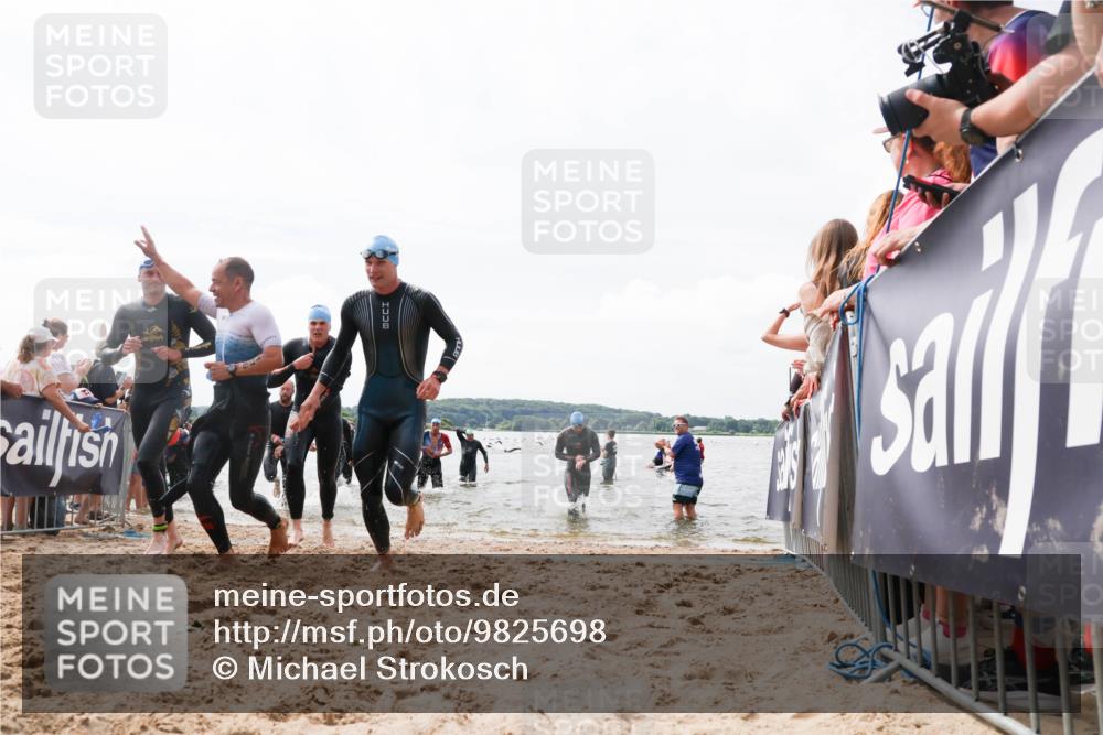 21.06.2026 - Viking Triathlon Michael Strokosch http://msf.ph/oto/9825698 21.06.2026 10:35:33 Schwimmen 49, 136, 194, 226, 242, 311, 332, 380, 430, 490, 501, 551 meine-sportfotos.de
