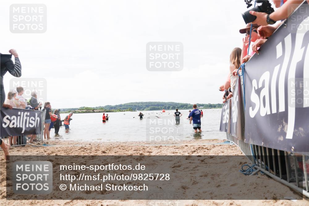 21.06.2026 - Viking Triathlon Michael Strokosch http://msf.ph/oto/9825728 21.06.2026 10:35:43 Schwimmen 49, 226, 332 meine-sportfotos.de