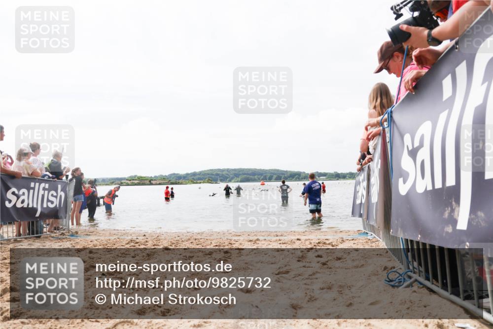 21.06.2026 - Viking Triathlon Michael Strokosch http://msf.ph/oto/9825732 21.06.2026 10:35:45 Schwimmen 226, 332 meine-sportfotos.de