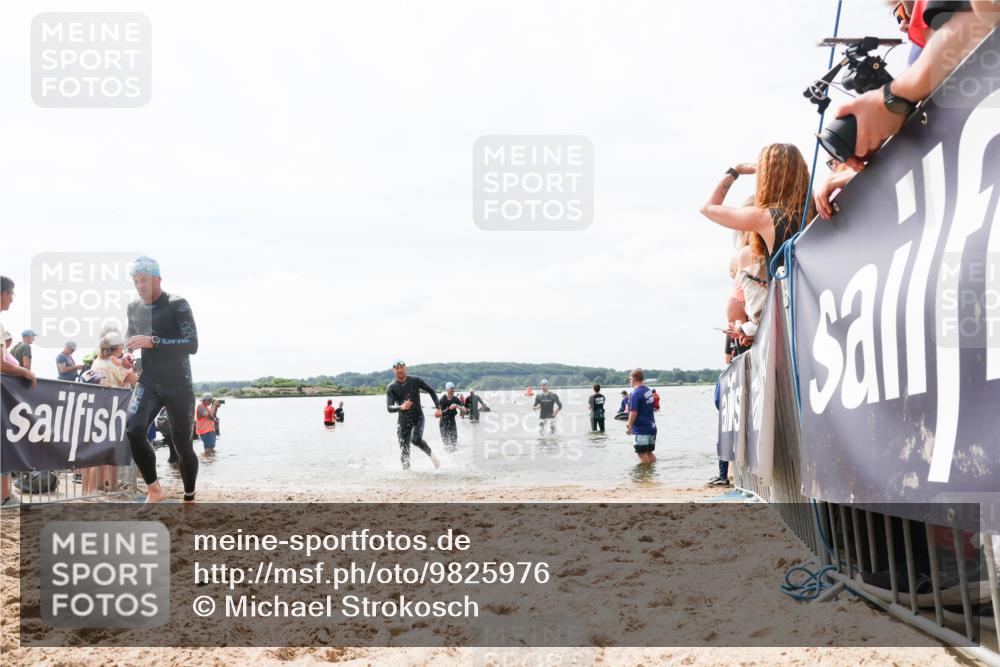 21.06.2026 - Viking Triathlon Michael Strokosch http://msf.ph/oto/9825976 21.06.2026 10:37:09 Schwimmen 84, 142, 186, 325, 395, 407, 553 meine-sportfotos.de