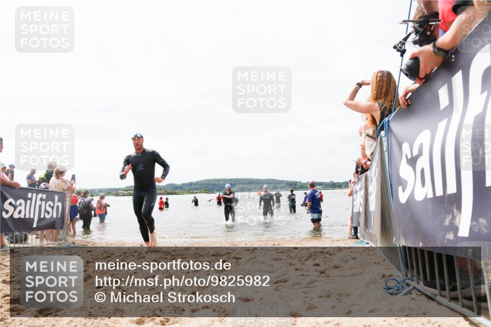 21.06.2026 - Viking Triathlon Michael Strokosch http://msf.ph/oto/9825982 21.06.2026 10:37:11 Schwimmen 84, 142, 186, 395, 407, 553 meine-sportfotos.de