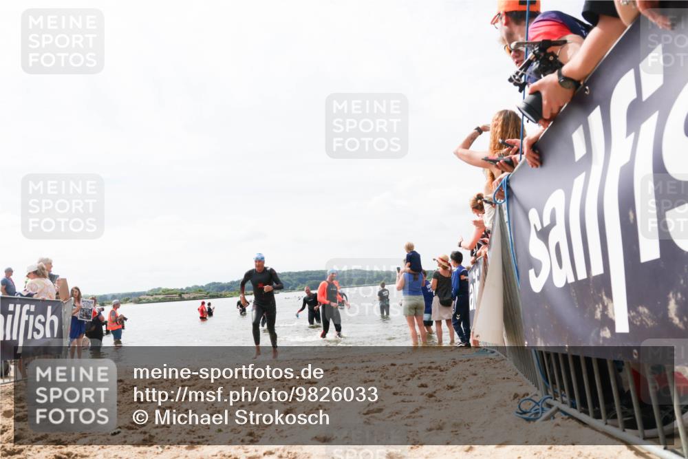 21.06.2026 - Viking Triathlon Michael Strokosch http://msf.ph/oto/9826033 21.06.2026 10:37:28 Schwimmen 64, 89, 111, 370, 450, 455 meine-sportfotos.de