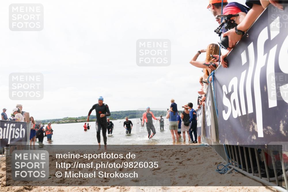 21.06.2026 - Viking Triathlon Michael Strokosch http://msf.ph/oto/9826035 21.06.2026 10:37:29 Schwimmen 64, 89, 111, 370, 450, 455 meine-sportfotos.de