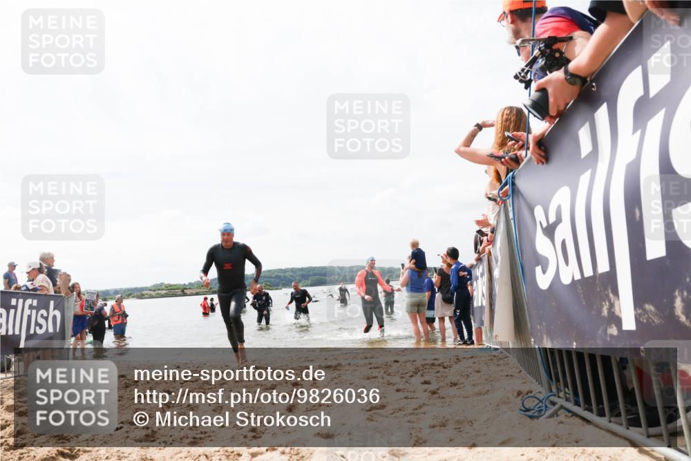 21.06.2026 - Viking Triathlon Michael Strokosch http://msf.ph/oto/9826036 21.06.2026 10:37:29 Schwimmen 64, 89, 111, 370, 450, 455 meine-sportfotos.de
