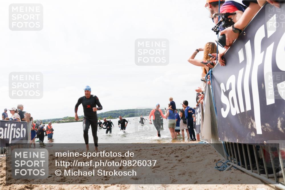 21.06.2026 - Viking Triathlon Michael Strokosch http://msf.ph/oto/9826037 21.06.2026 10:37:29 Schwimmen 64, 89, 111, 370, 450, 455 meine-sportfotos.de