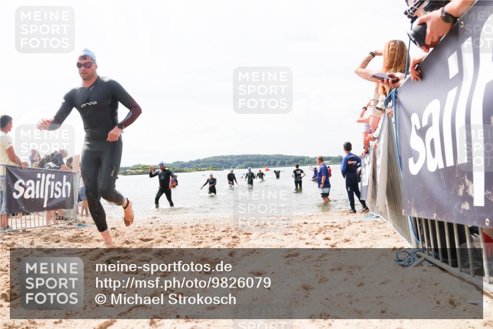 21.06.2026 - Viking Triathlon Michael Strokosch http://msf.ph/oto/9826079 21.06.2026 10:37:44 Schwimmen 239, 243, 513, 545 meine-sportfotos.de