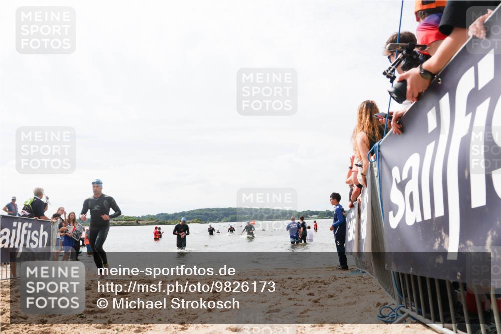 21.06.2026 - Viking Triathlon Michael Strokosch http://msf.ph/oto/9826173 21.06.2026 10:38:15 Schwimmen 80, 99, 241, 315 meine-sportfotos.de