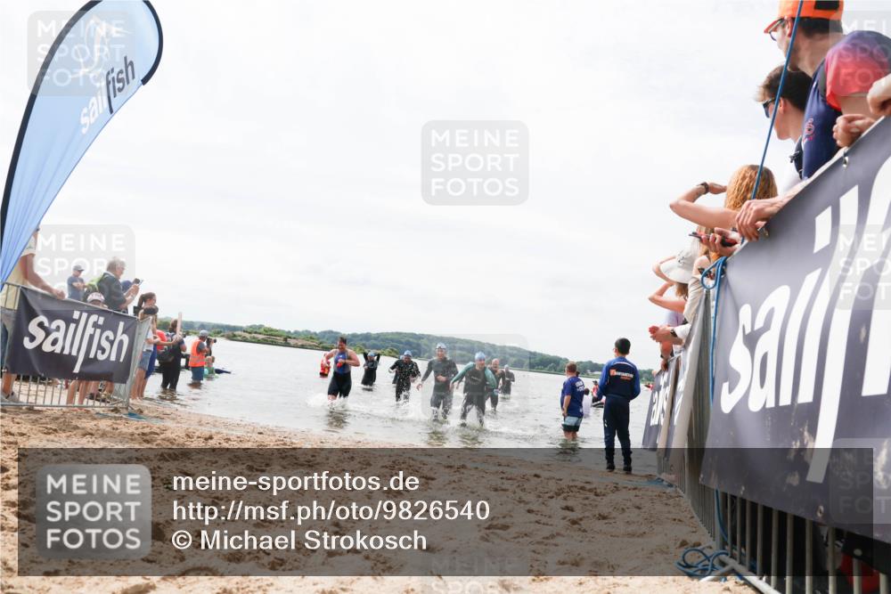 21.06.2026 - Viking Triathlon Michael Strokosch http://msf.ph/oto/9826540 21.06.2026 10:40:18 Schwimmen 58, 211, 398, 425, 460, 484, 649 meine-sportfotos.de