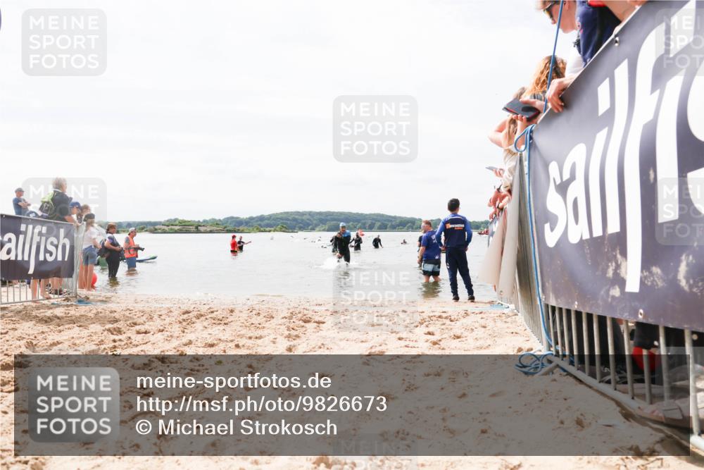 21.06.2026 - Viking Triathlon Michael Strokosch http://msf.ph/oto/9826673 21.06.2026 10:41:04 Schwimmen 132 meine-sportfotos.de