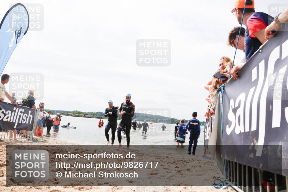 21.06.2026 - Viking Triathlon Michael Strokosch http://msf.ph/oto/9826717 21.06.2026 10:41:19 Schwimmen 95, 96, 179, 356 meine-sportfotos.de