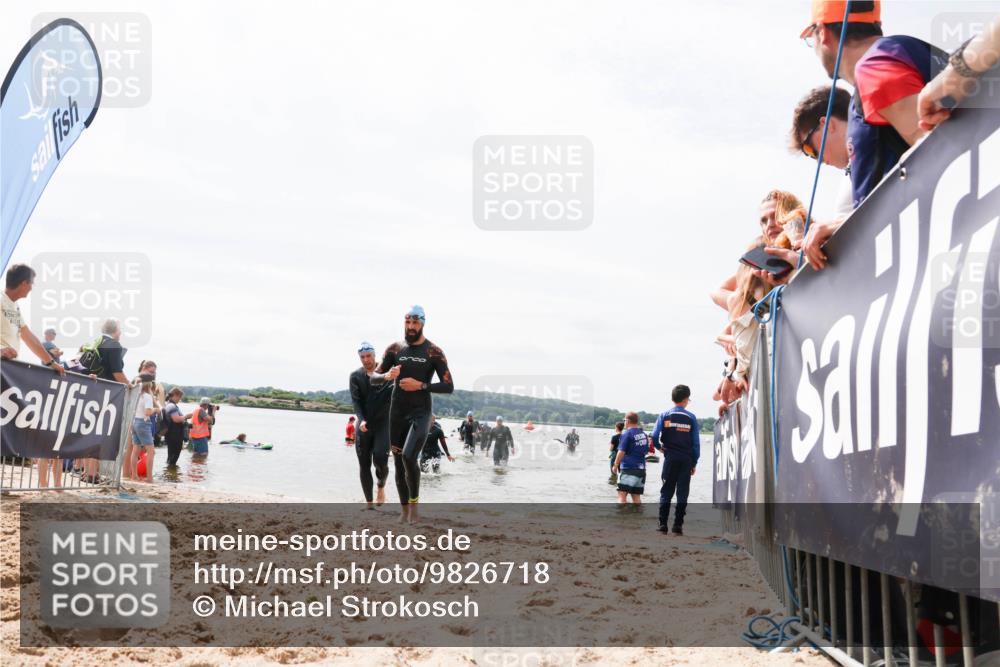 21.06.2026 - Viking Triathlon Michael Strokosch http://msf.ph/oto/9826718 21.06.2026 10:41:19 Schwimmen 95, 96, 179, 356 meine-sportfotos.de