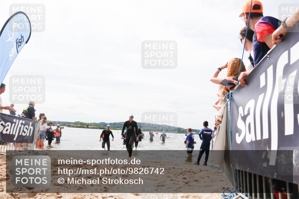 21.06.2026 - Viking Triathlon Michael Strokosch http://msf.ph/oto/9826742 21.06.2026 10:41:27 Schwimmen 96, 165, 179, 262, 327, 429, 578 meine-sportfotos.de