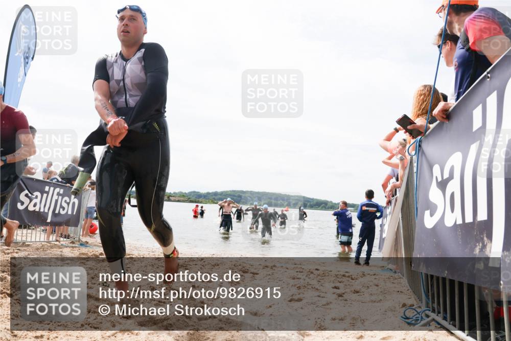 21.06.2026 - Viking Triathlon Michael Strokosch http://msf.ph/oto/9826915 21.06.2026 10:42:25 Schwimmen 45, 72, 279, 296, 348, 393, 492, 516 meine-sportfotos.de