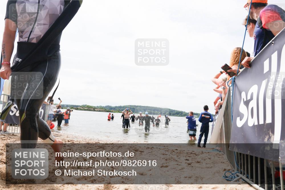 21.06.2026 - Viking Triathlon Michael Strokosch http://msf.ph/oto/9826916 21.06.2026 10:42:25 Schwimmen 45, 72, 279, 296, 348, 393, 492, 516 meine-sportfotos.de