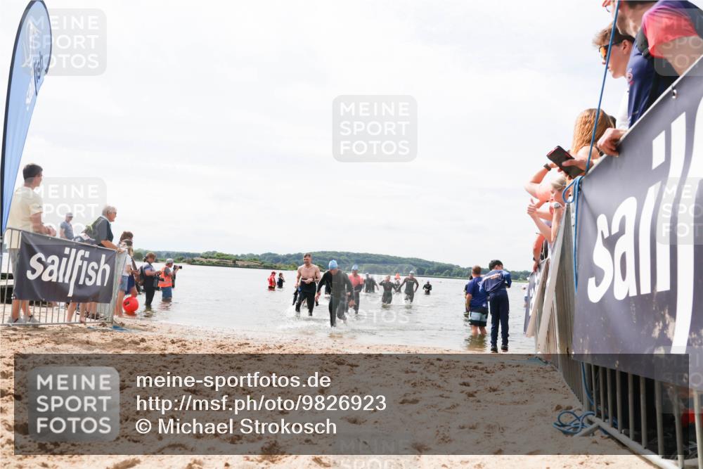21.06.2026 - Viking Triathlon Michael Strokosch http://msf.ph/oto/9826923 21.06.2026 10:42:27 Schwimmen 45, 72, 279, 296, 348, 393, 516 meine-sportfotos.de