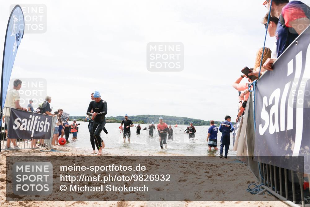 21.06.2026 - Viking Triathlon Michael Strokosch http://msf.ph/oto/9826932 21.06.2026 10:42:30 Schwimmen 45, 72, 296, 348, 393 meine-sportfotos.de