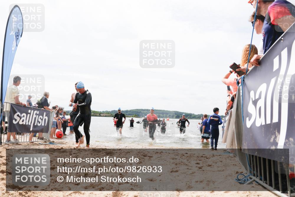 21.06.2026 - Viking Triathlon Michael Strokosch http://msf.ph/oto/9826933 21.06.2026 10:42:31 Schwimmen 45, 72, 296, 348, 393 meine-sportfotos.de
