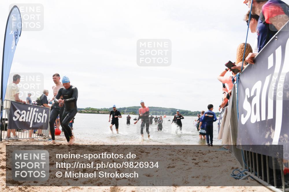 21.06.2026 - Viking Triathlon Michael Strokosch http://msf.ph/oto/9826934 21.06.2026 10:42:31 Schwimmen 45, 72, 296, 348, 393 meine-sportfotos.de