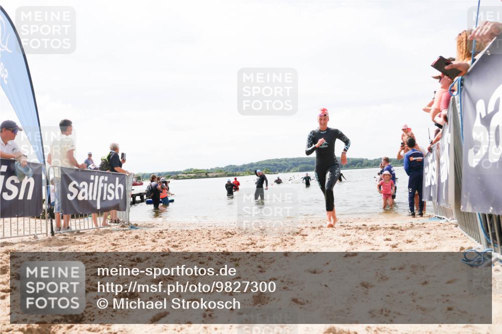 21.06.2026 - Viking Triathlon Michael Strokosch http://msf.ph/oto/9827300 21.06.2026 10:44:38 Schwimmen 590, 601 meine-sportfotos.de