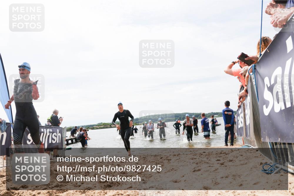 21.06.2026 - Viking Triathlon Michael Strokosch http://msf.ph/oto/9827425 21.06.2026 10:45:20 Schwimmen 48, 147, 151, 258, 273, 274, 302, 310, 326, 345, 354, 366, 445 meine-sportfotos.de
