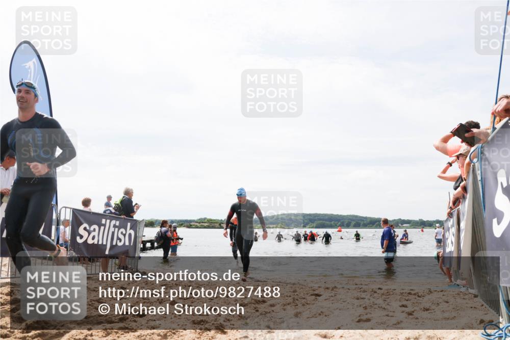 21.06.2026 - Viking Triathlon Michael Strokosch http://msf.ph/oto/9827488 21.06.2026 10:45:41 Schwimmen 54, 158, 376, 540, 562 meine-sportfotos.de