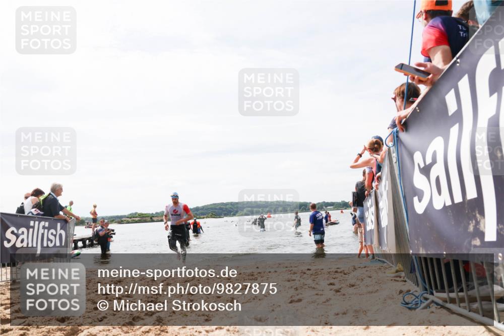 21.06.2026 - Viking Triathlon Michael Strokosch http://msf.ph/oto/9827875 21.06.2026 10:47:52 Schwimmen 56, 60, 574 meine-sportfotos.de