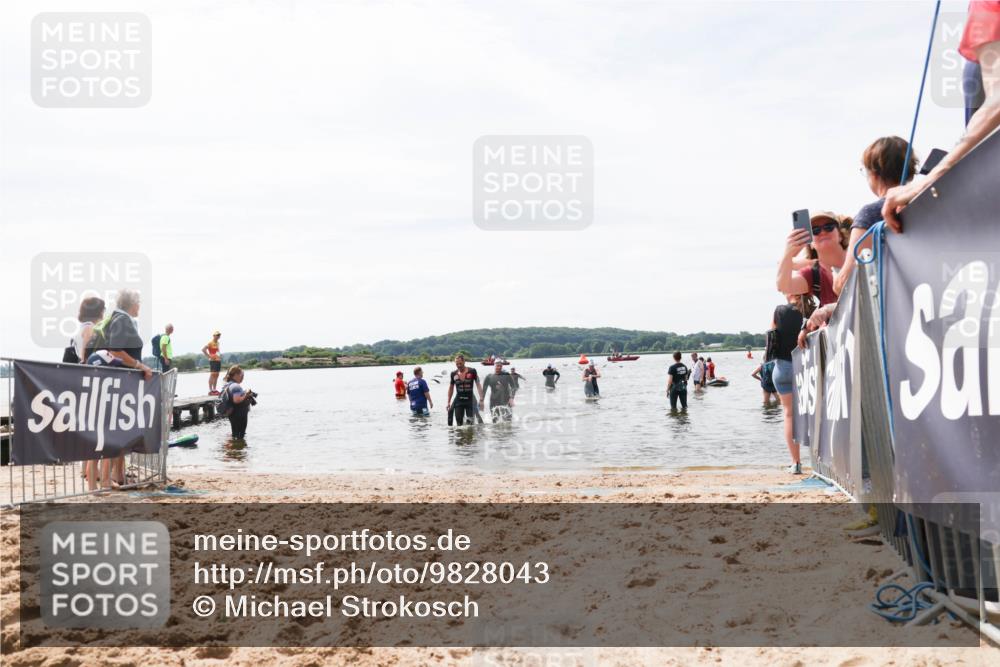 21.06.2026 - Viking Triathlon Michael Strokosch http://msf.ph/oto/9828043 21.06.2026 10:48:47 Schwimmen 181, 209, 223, 409 meine-sportfotos.de