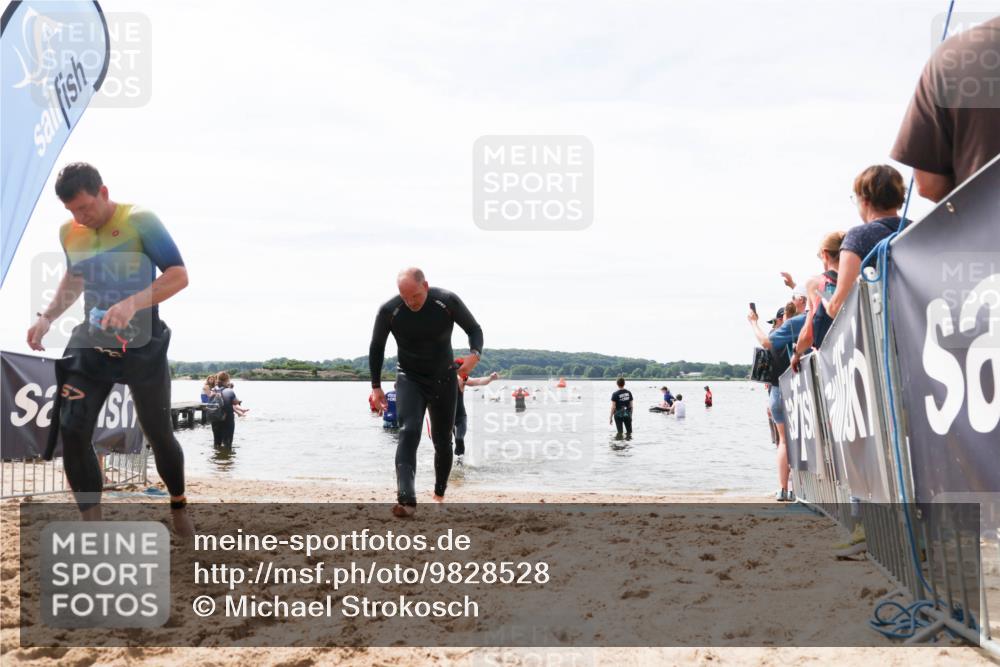 21.06.2026 - Viking Triathlon Michael Strokosch http://msf.ph/oto/9828528 21.06.2026 10:51:33 Schwimmen 335, 609, 628 meine-sportfotos.de