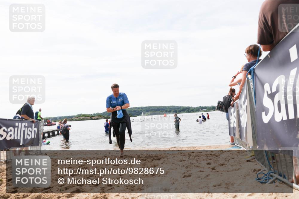 21.06.2026 - Viking Triathlon Michael Strokosch http://msf.ph/oto/9828675 21.06.2026 10:52:22 Schwimmen 40, 222, 272 meine-sportfotos.de