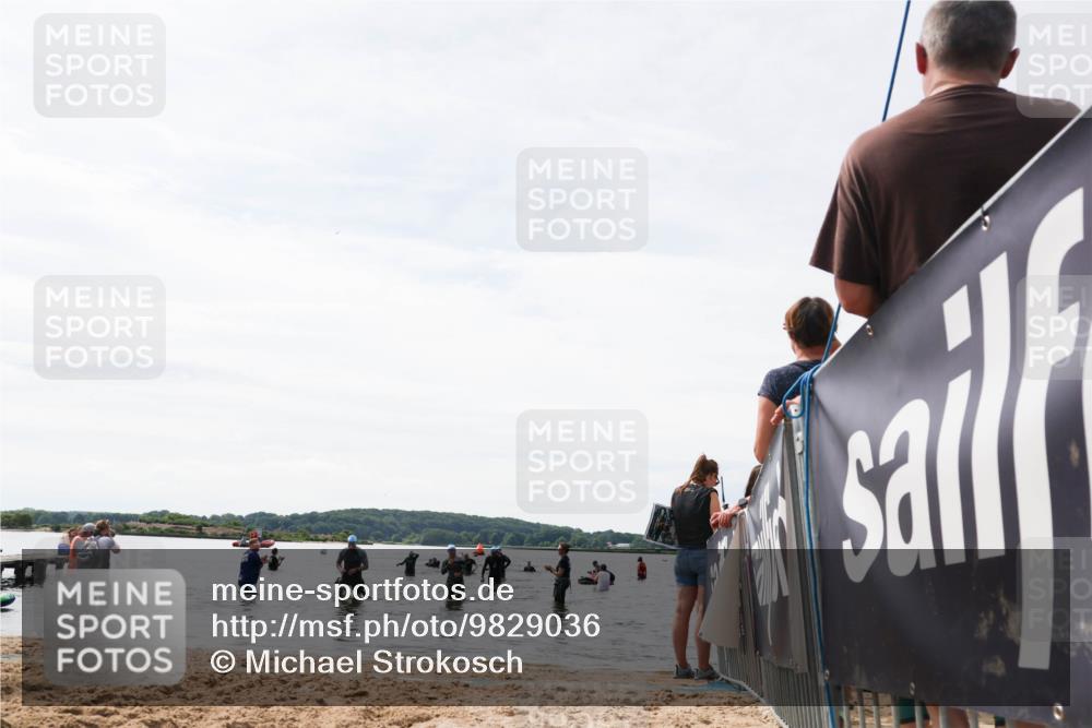 21.06.2026 - Viking Triathlon Michael Strokosch http://msf.ph/oto/9829036 21.06.2026 10:54:23 Schwimmen 557 meine-sportfotos.de