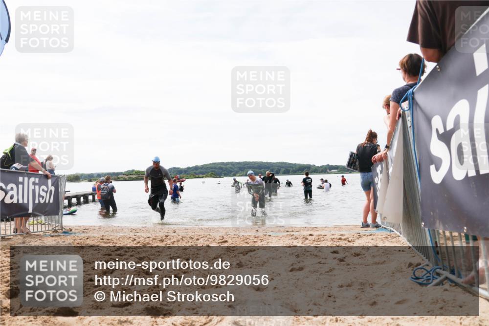 21.06.2026 - Viking Triathlon Michael Strokosch http://msf.ph/oto/9829056 21.06.2026 10:54:30 Schwimmen 427, 557 meine-sportfotos.de