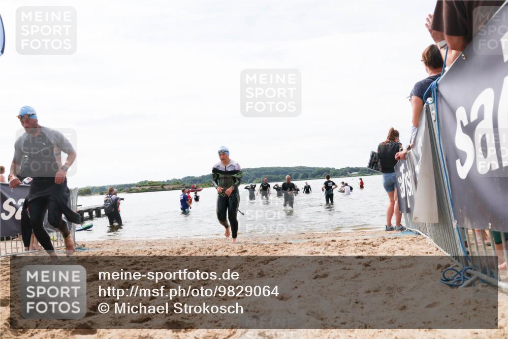 21.06.2026 - Viking Triathlon Michael Strokosch http://msf.ph/oto/9829064 21.06.2026 10:54:33 Schwimmen 413, 427, 557 meine-sportfotos.de