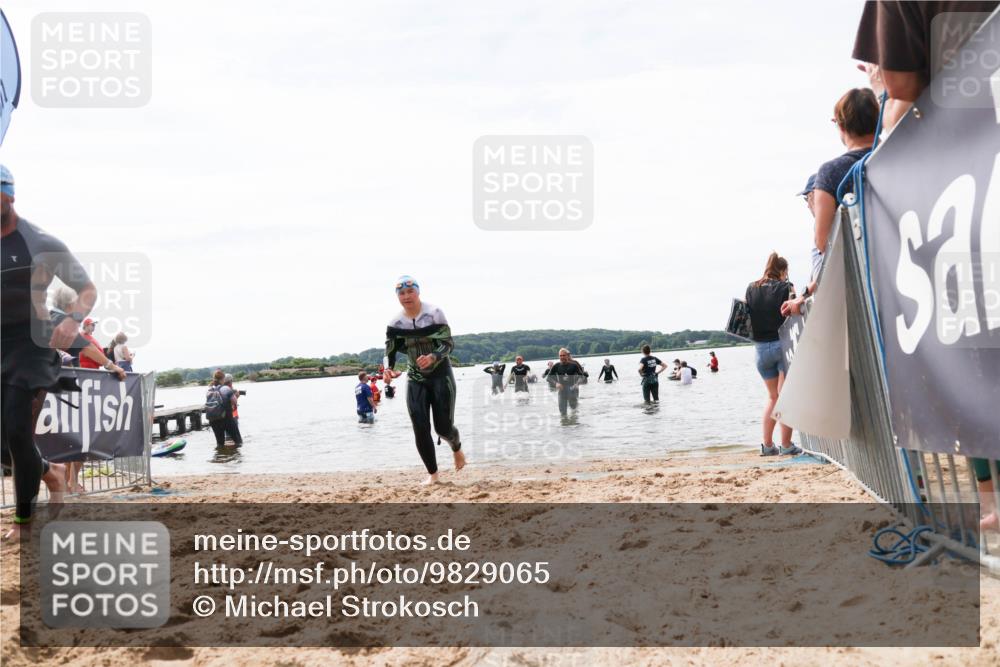 21.06.2026 - Viking Triathlon Michael Strokosch http://msf.ph/oto/9829065 21.06.2026 10:54:33 Schwimmen 413, 427, 557 meine-sportfotos.de