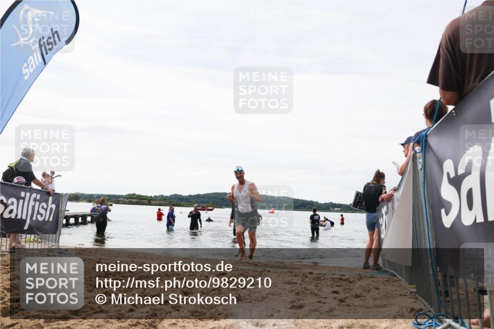 21.06.2026 - Viking Triathlon Michael Strokosch http://msf.ph/oto/9829210 21.06.2026 10:55:21 Schwimmen 305, 344, 566 meine-sportfotos.de