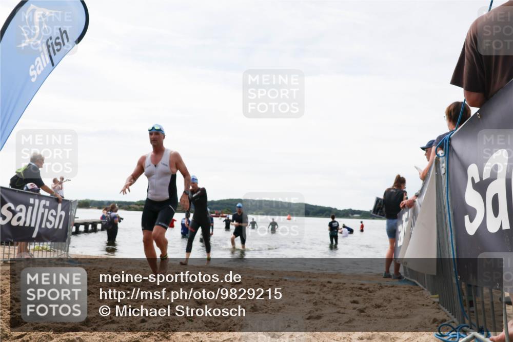 21.06.2026 - Viking Triathlon Michael Strokosch http://msf.ph/oto/9829215 21.06.2026 10:55:23 Schwimmen 305, 344, 561, 566 meine-sportfotos.de