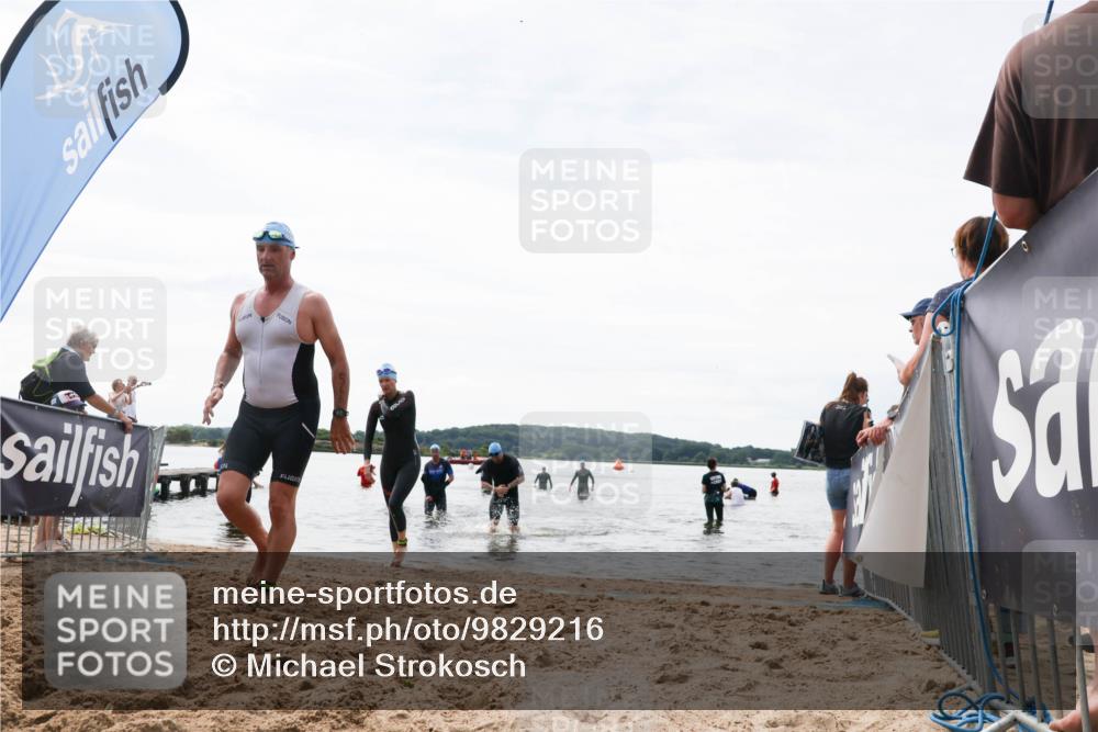 21.06.2026 - Viking Triathlon Michael Strokosch http://msf.ph/oto/9829216 21.06.2026 10:55:23 Schwimmen 305, 344, 561, 566 meine-sportfotos.de