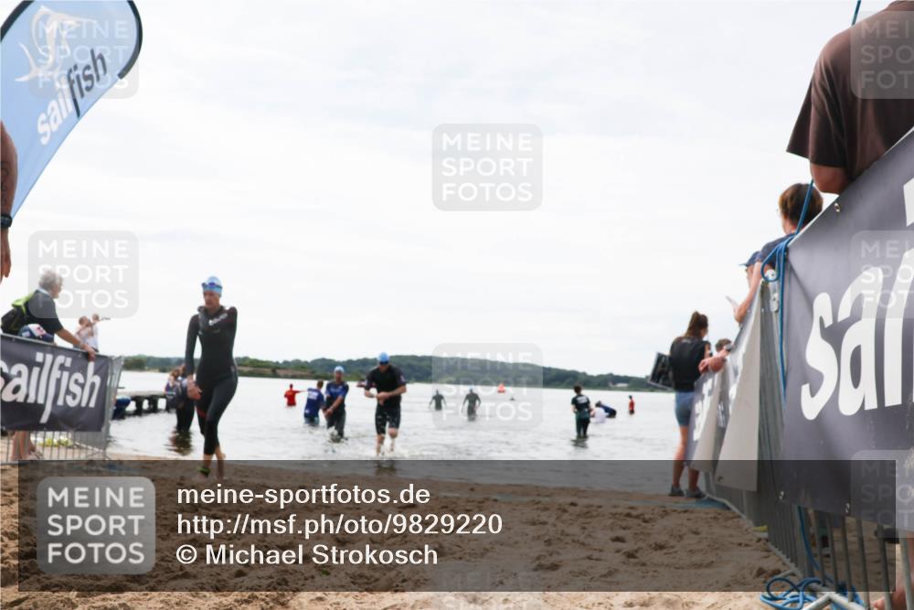 21.06.2026 - Viking Triathlon Michael Strokosch http://msf.ph/oto/9829220 21.06.2026 10:55:25 Schwimmen 305, 344, 561, 566 meine-sportfotos.de