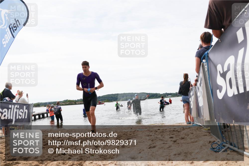 21.06.2026 - Viking Triathlon Michael Strokosch http://msf.ph/oto/9829371 21.06.2026 10:56:16 Schwimmen 117, 357, 502 meine-sportfotos.de