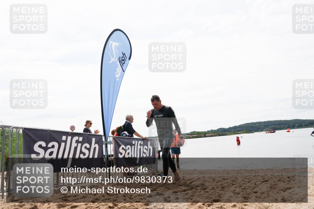 21.06.2026 - Viking Triathlon Michael Strokosch http://msf.ph/oto/9830373 21.06.2026 11:04:21 Schwimmen 421 meine-sportfotos.de