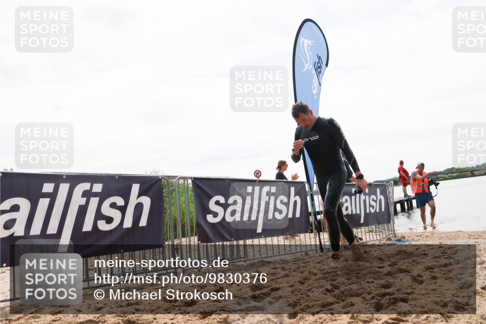 21.06.2026 - Viking Triathlon Michael Strokosch http://msf.ph/oto/9830376 21.06.2026 11:04:22 Schwimmen 421 meine-sportfotos.de