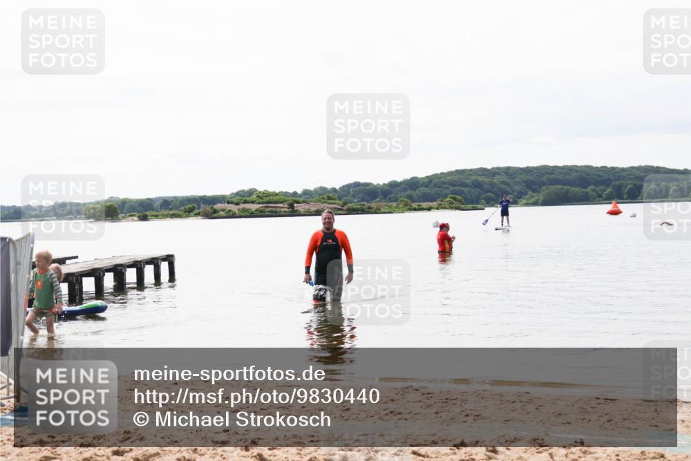 21.06.2026 - Viking Triathlon Michael Strokosch http://msf.ph/oto/9830440 21.06.2026 11:11:12 Schwimmen 39 meine-sportfotos.de