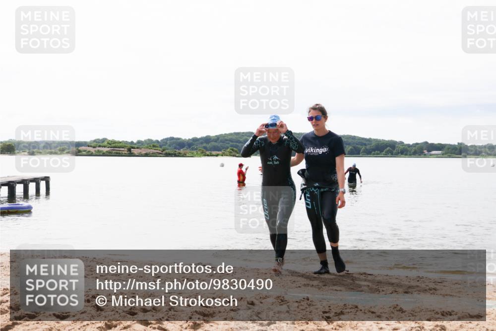 21.06.2026 - Viking Triathlon Michael Strokosch http://msf.ph/oto/9830490 21.06.2026 11:12:20 Schwimmen 368 meine-sportfotos.de