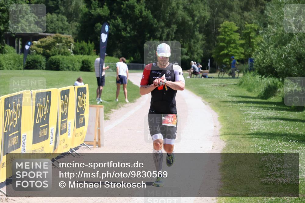 21.06.2026 - Viking Triathlon Michael Strokosch http://msf.ph/oto/9830569 21.06.2026 12:38:44 Laufen 441, 517 meine-sportfotos.de