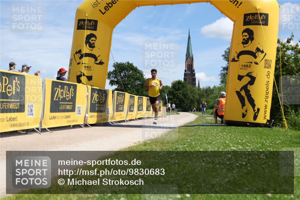 21.06.2026 - Viking Triathlon Michael Strokosch http://msf.ph/oto/9830683 21.06.2026 12:47:24 Laufen 665 meine-sportfotos.de
