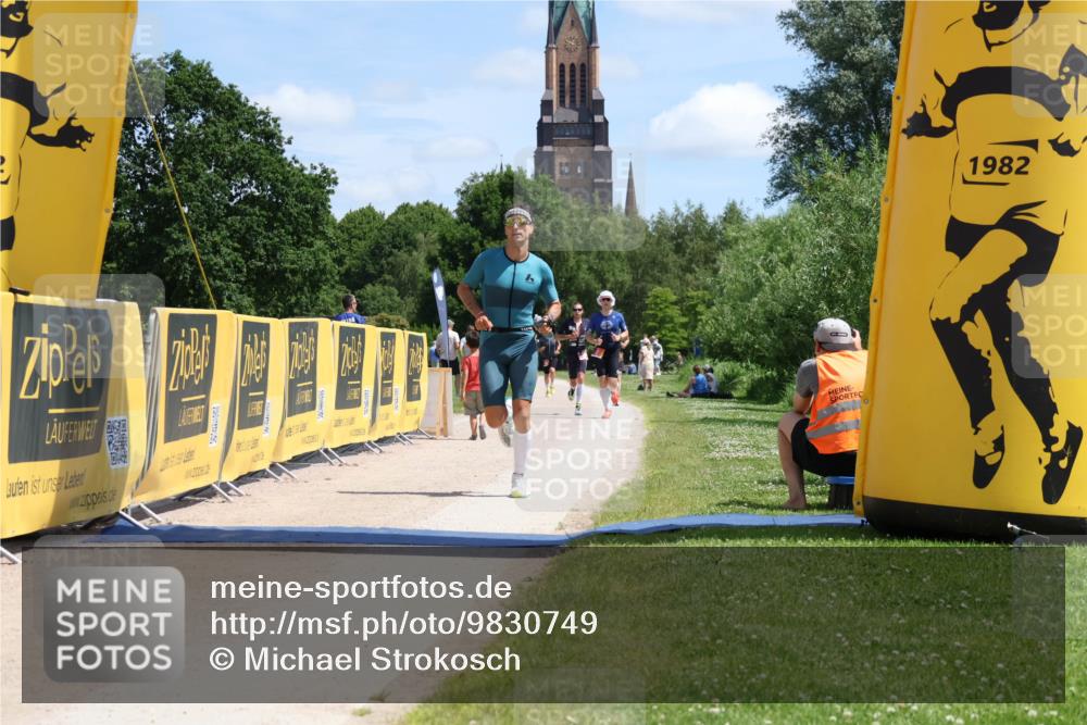 21.06.2026 - Viking Triathlon Michael Strokosch http://msf.ph/oto/9830749 21.06.2026 12:52:38 Laufen 447 meine-sportfotos.de