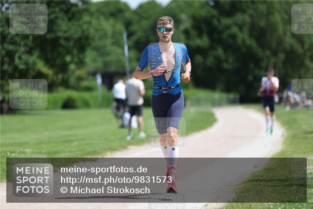 21.06.2026 - Viking Triathlon Michael Strokosch http://msf.ph/oto/9831573 21.06.2026 12:36:59 Laufen 31, 371, 575 meine-sportfotos.de
