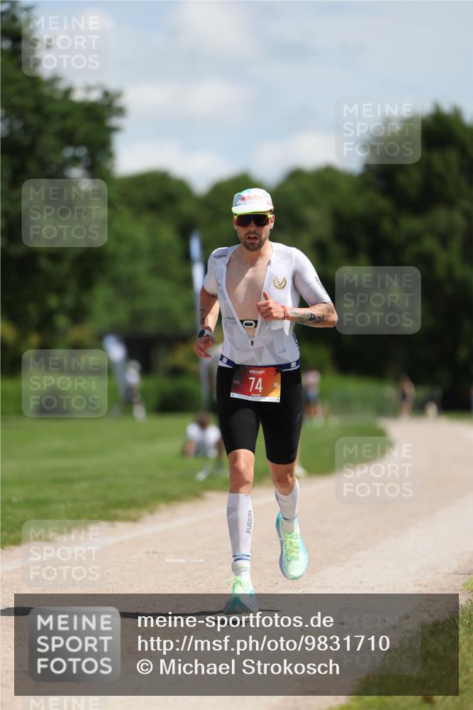 21.06.2026 - Viking Triathlon Michael Strokosch http://msf.ph/oto/9831710 21.06.2026 12:44:51 Laufen 74 meine-sportfotos.de