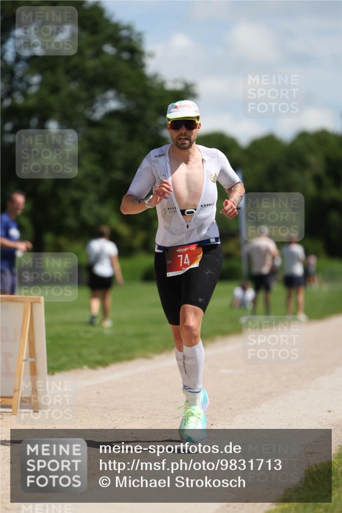 21.06.2026 - Viking Triathlon Michael Strokosch http://msf.ph/oto/9831713 21.06.2026 12:44:52 Laufen 74 meine-sportfotos.de