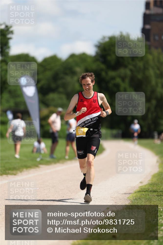 21.06.2026 - Viking Triathlon Michael Strokosch http://msf.ph/oto/9831725 21.06.2026 12:45:01 Laufen 669 meine-sportfotos.de